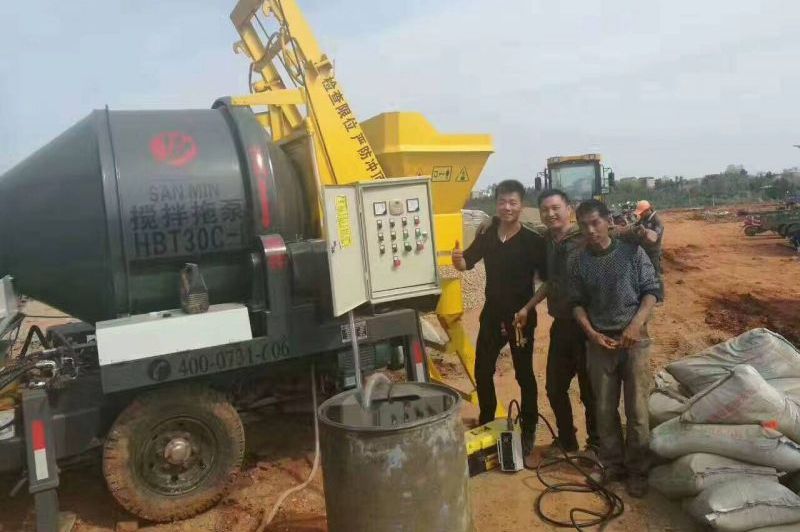车载式强制搅拌拖泵，青岛市“海绵”蓄水池施工建设
